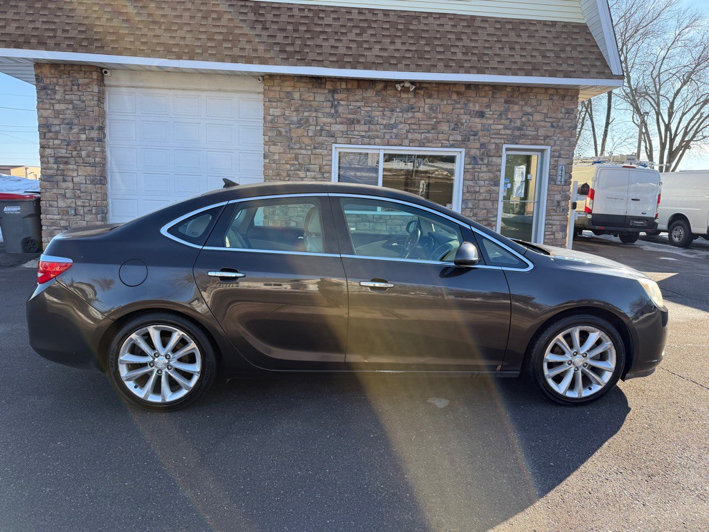 2012 Buick Verano Image 3