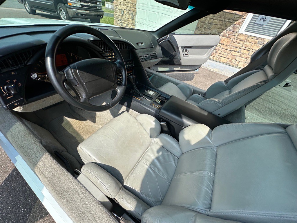 1993 Chevrolet Corvette Image 16