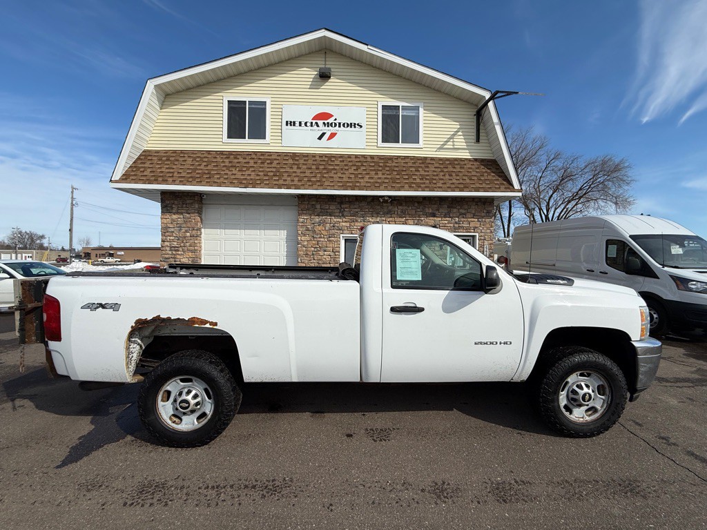 2014 Chevrolet Silverado 1500 Image 2