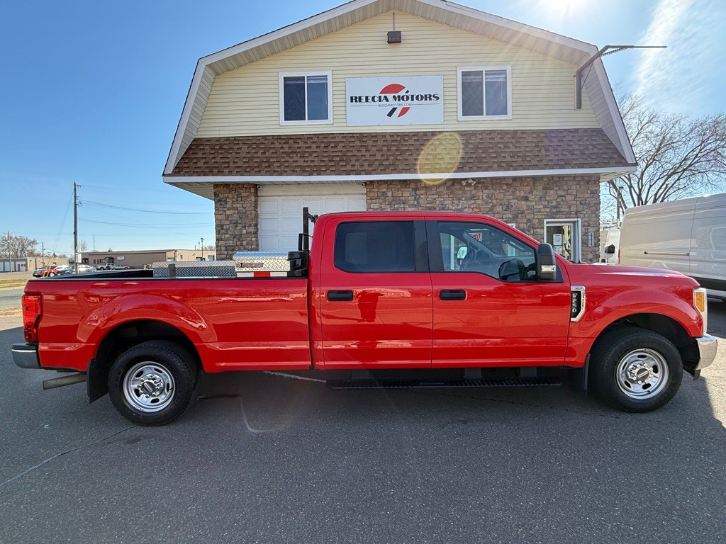 2017 Ford F-250 Image 2