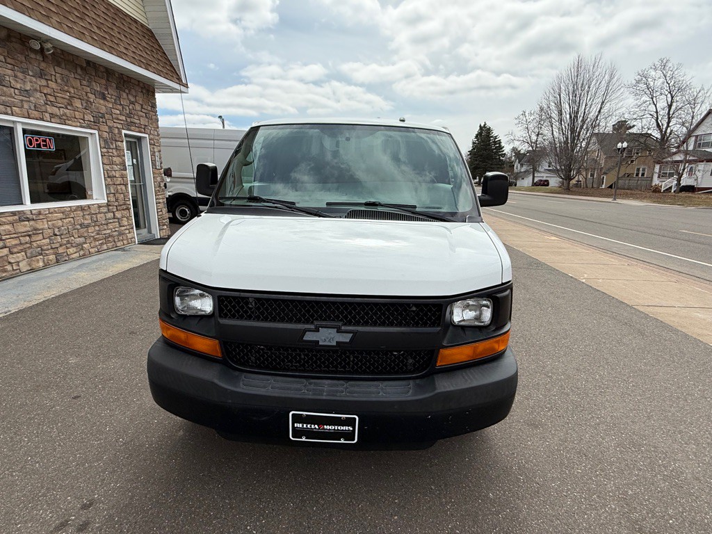 2015 Chevrolet Express Image 8