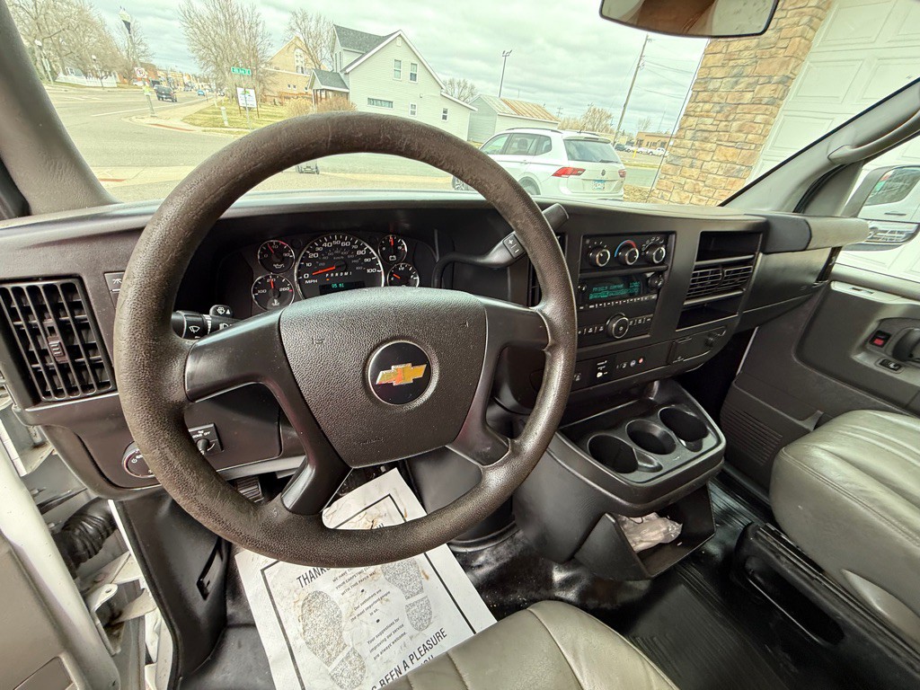 2015 Chevrolet Express Image 13