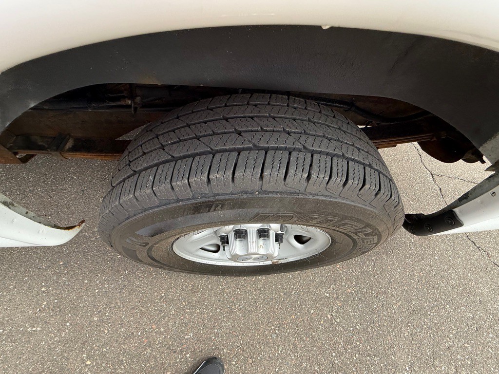 2015 Chevrolet Express Image 15