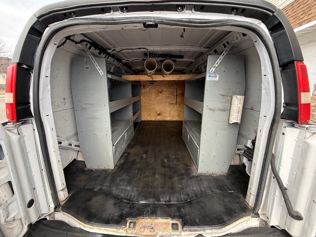 2015 Chevrolet Express Image 16