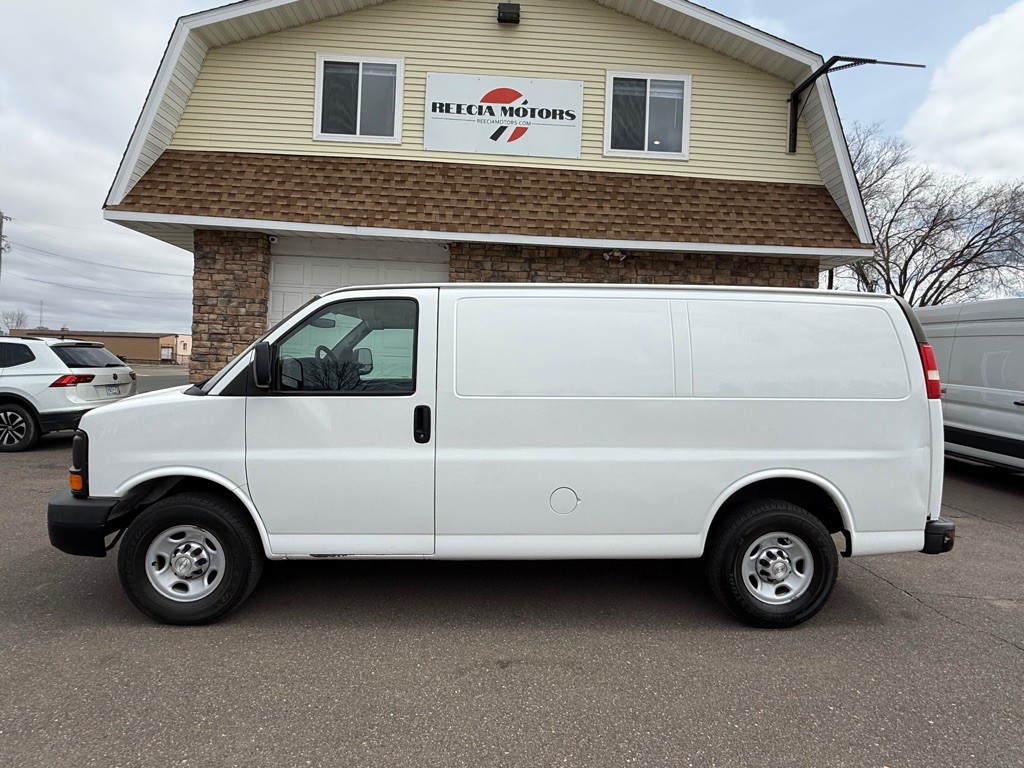 2015 Chevrolet Express Image 5