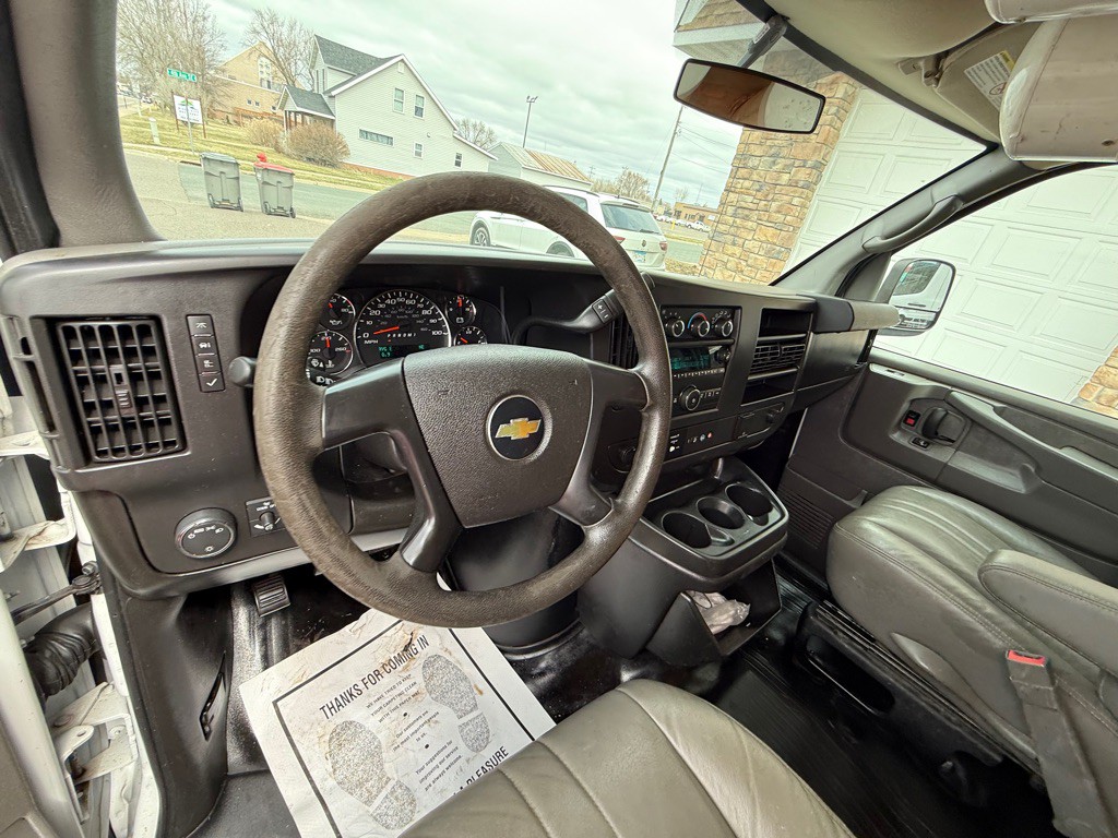 2015 Chevrolet Express Image 11