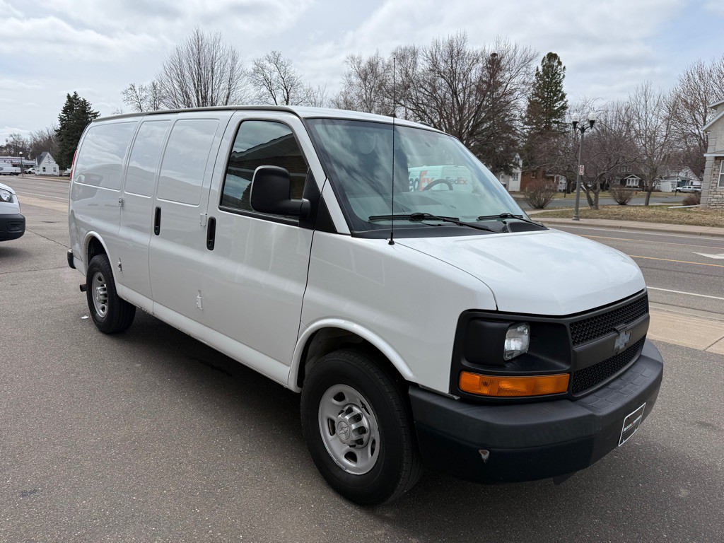 2015 Chevrolet Express Image 22