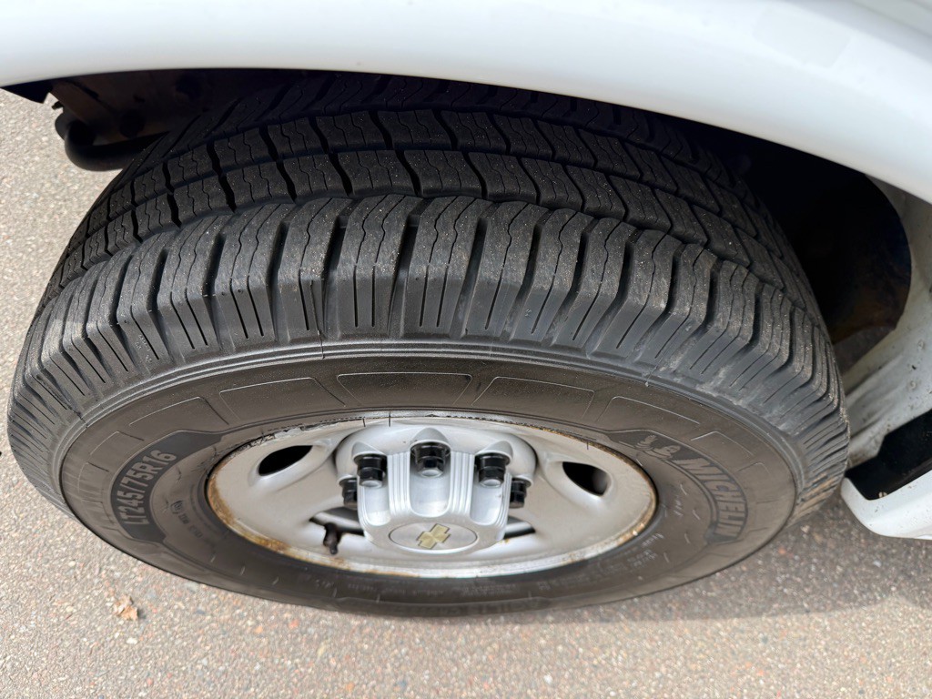 2020 Chevrolet Express Image 9