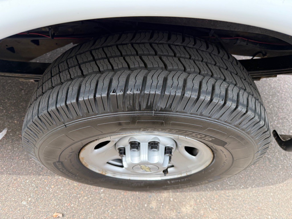 2020 Chevrolet Express Image 10