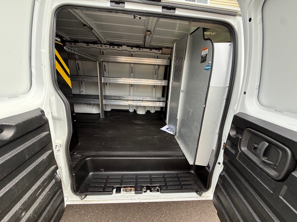 2020 Chevrolet Express Image 15