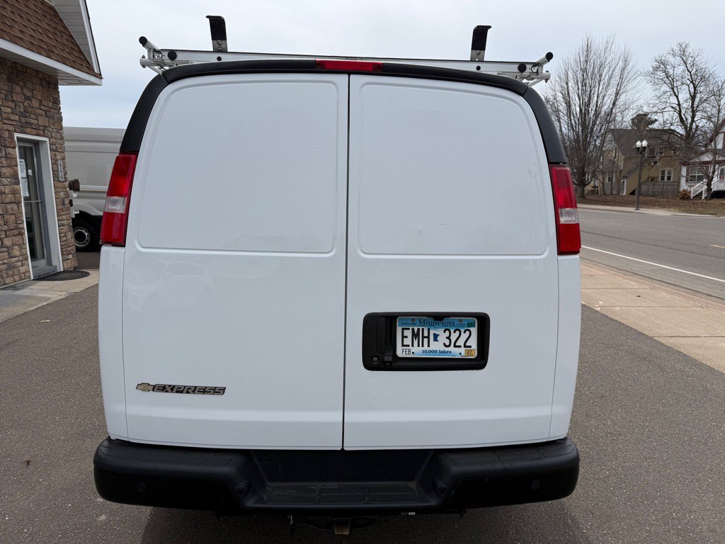 2020 Chevrolet Express Image 3