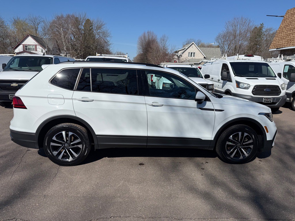 2022 Volkswagen Tiguan Image 2