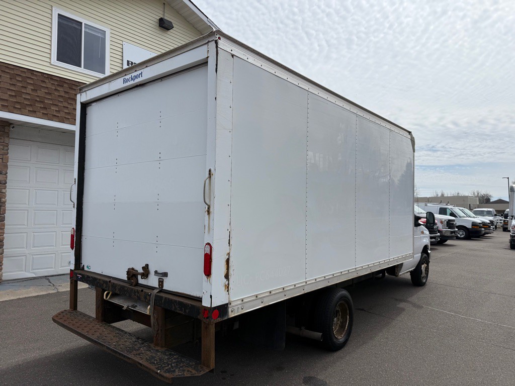 2017 Ford Econoline Image 3