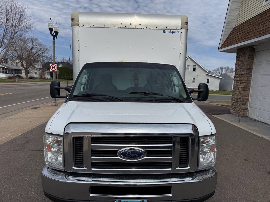 2017 Ford Econoline Image 8