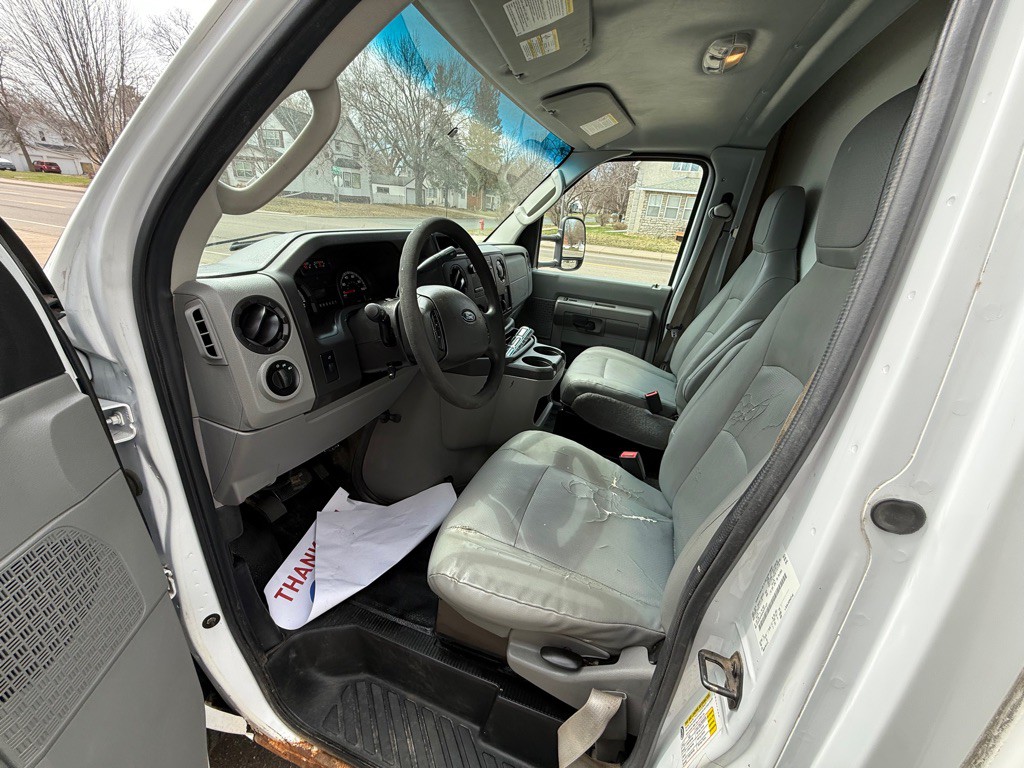 2017 Ford Econoline Image 16