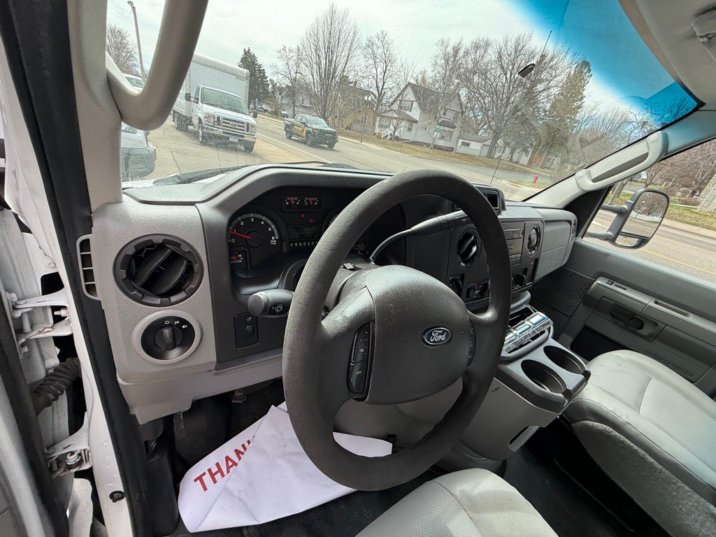 2017 Ford Econoline Image 17