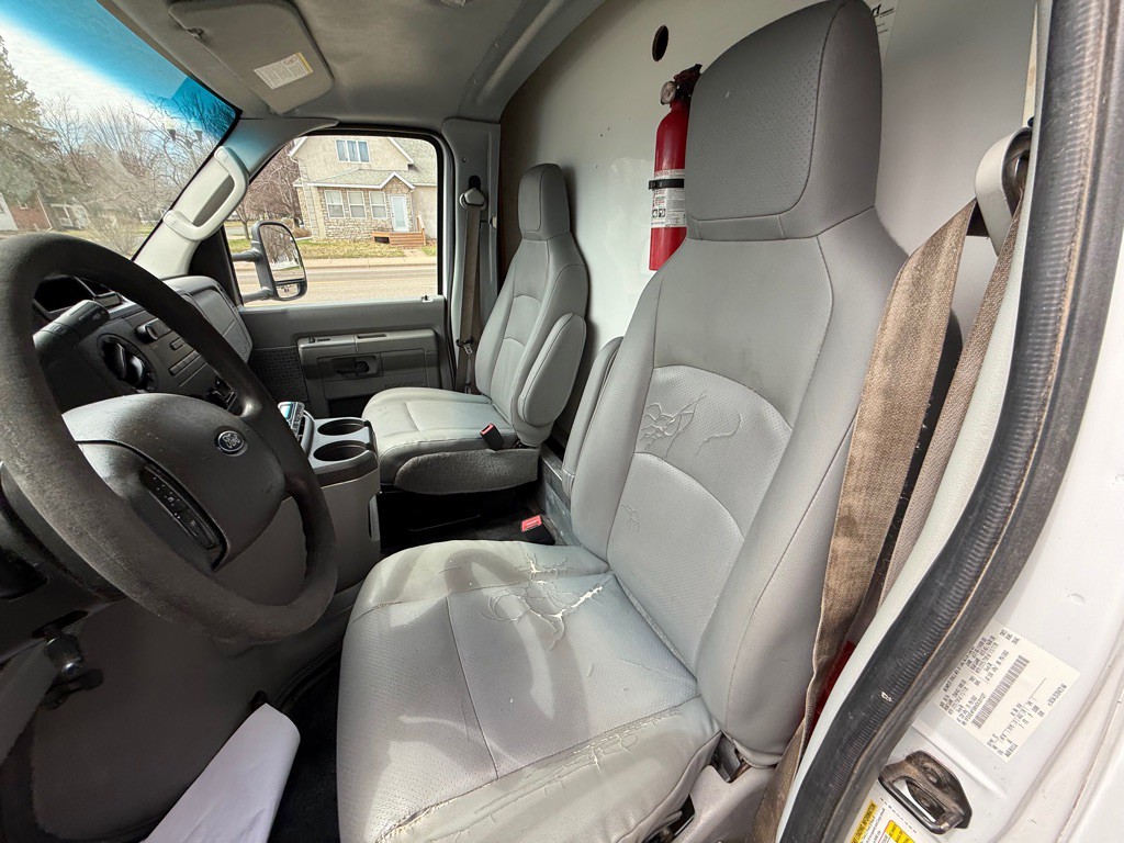 2017 Ford Econoline Image 19