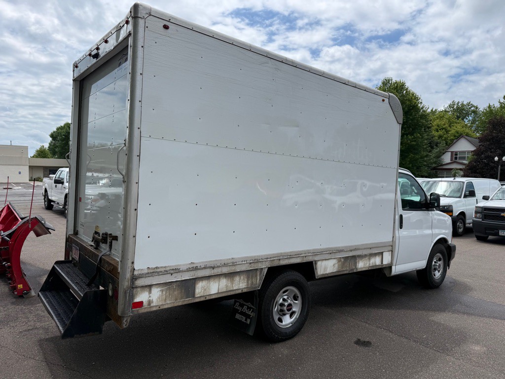 2018 GMC Savana Image 3