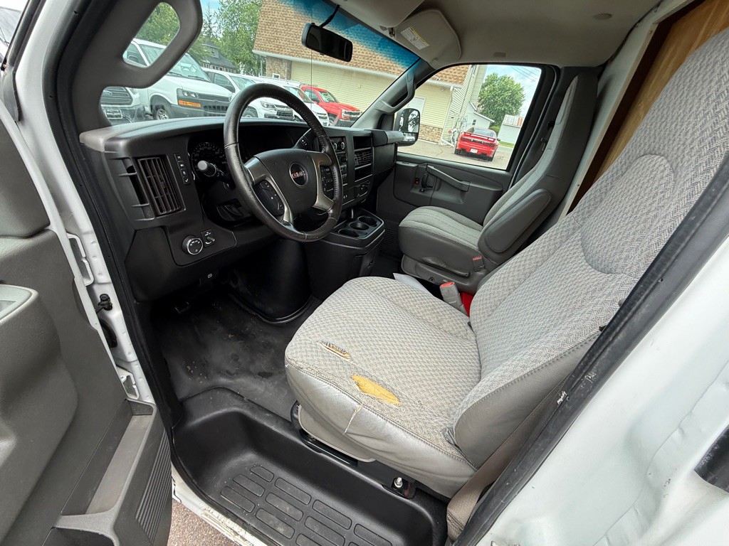 2018 GMC Savana Image 16