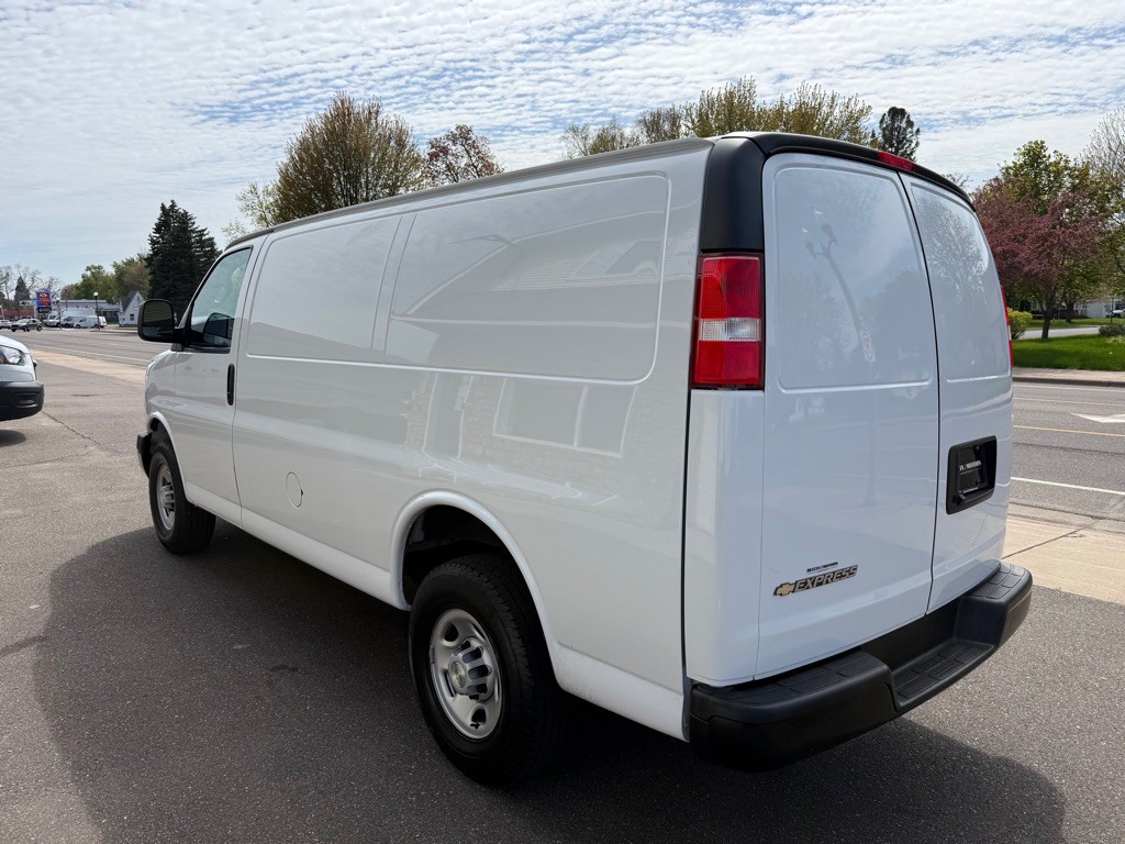 2023 Chevrolet Express Image 5