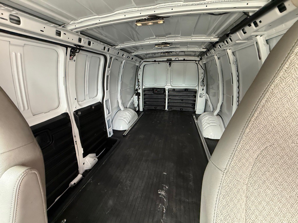 2023 Chevrolet Express Image 22