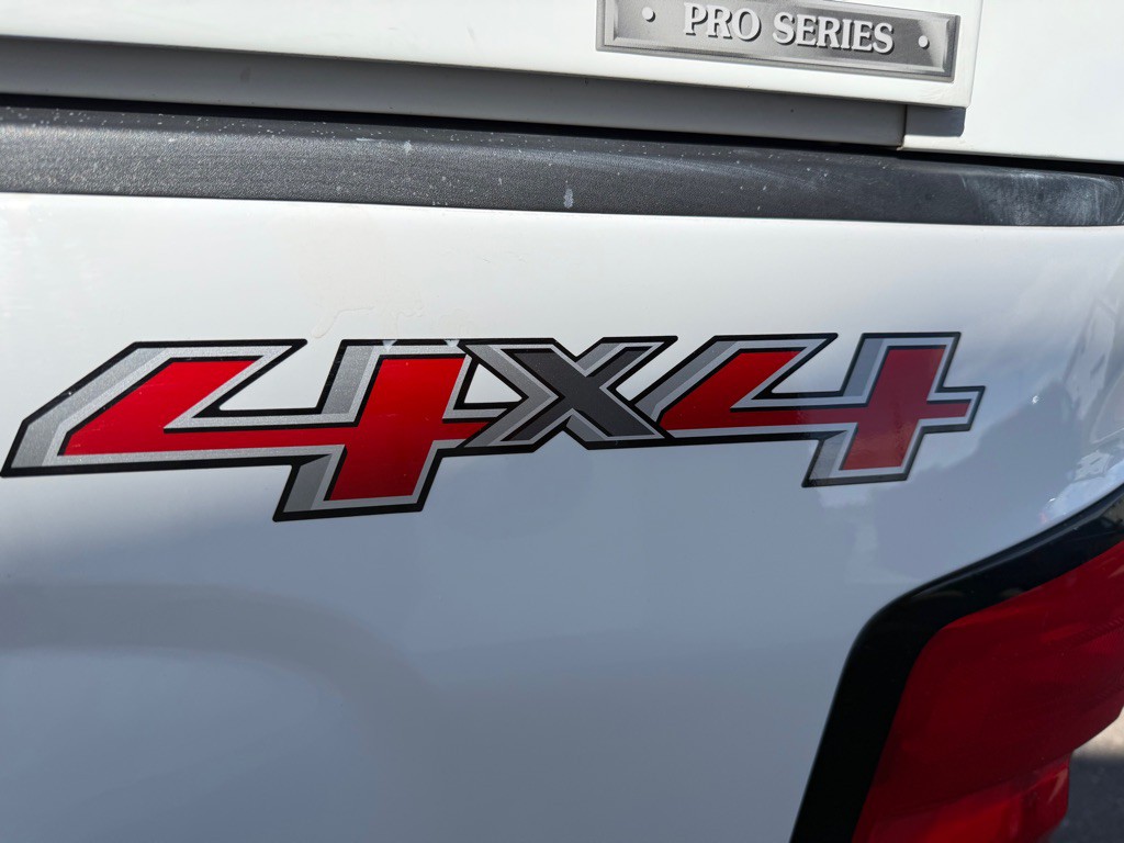 2015 Chevrolet Silverado 1500 Image 11