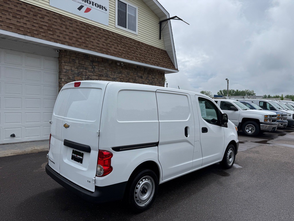 2015 Chevrolet Express Image 3