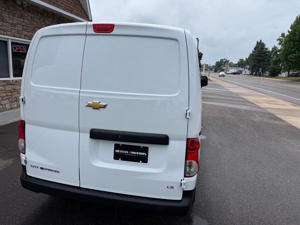2015 Chevrolet Express Image 5