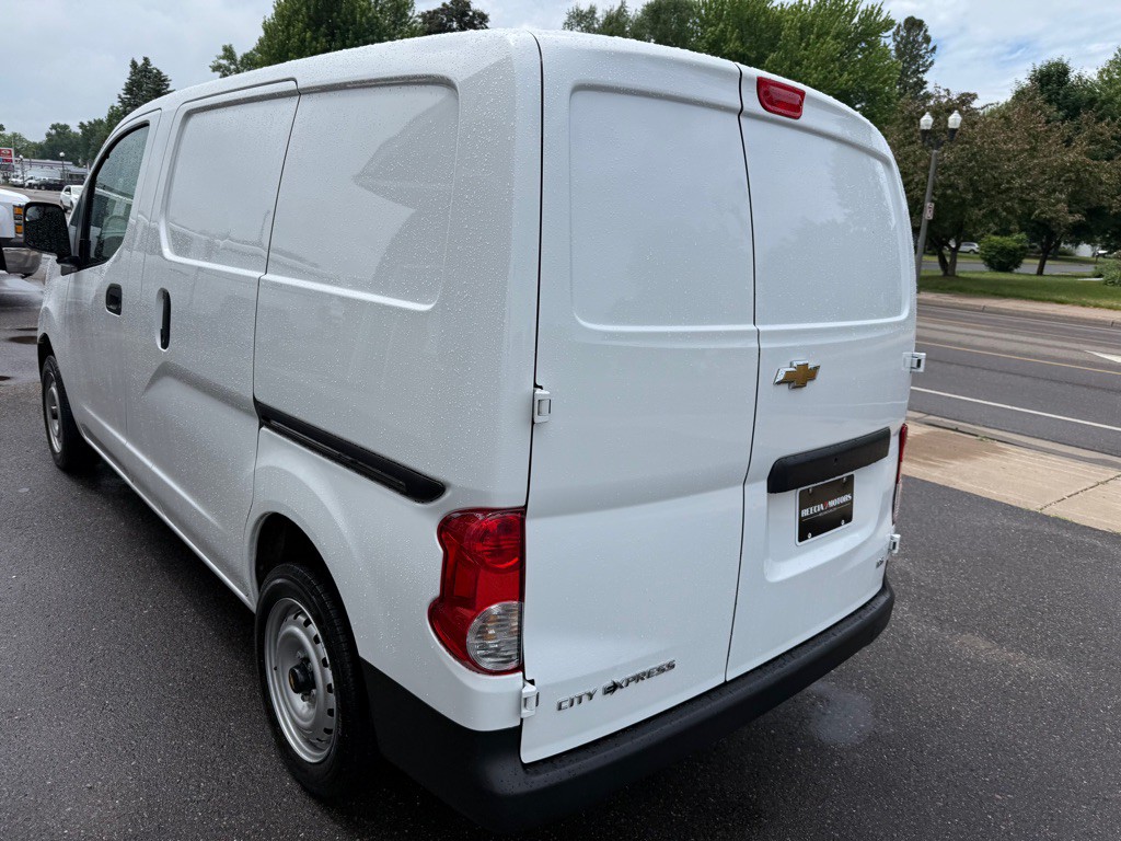 2015 Chevrolet Express Image 7