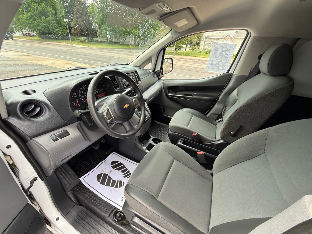 2015 Chevrolet Express Image 20