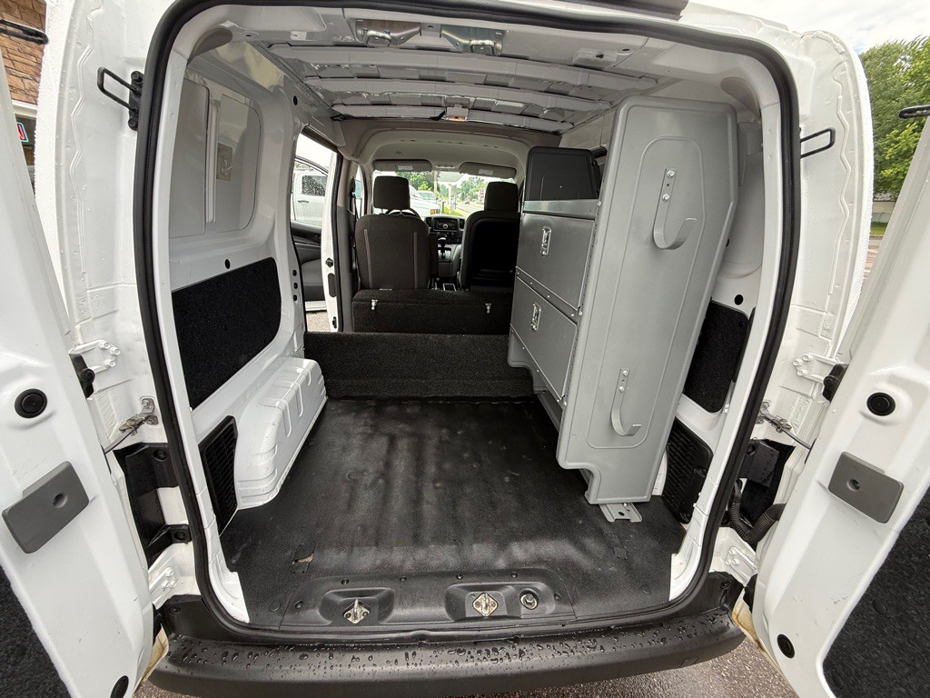 2015 Chevrolet Express Image 24