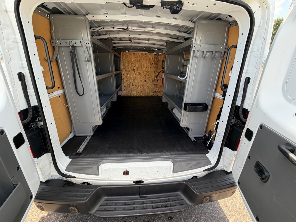 2019 Nissan NV Image 13