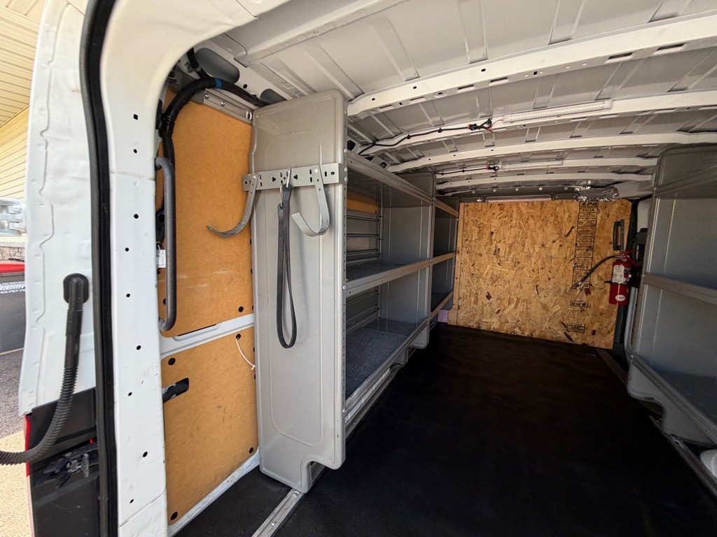 2019 Nissan NV Image 14