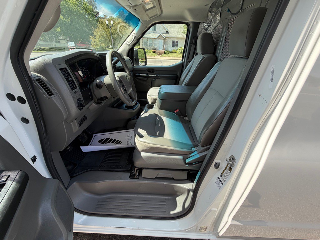 2019 Nissan NV Image 25