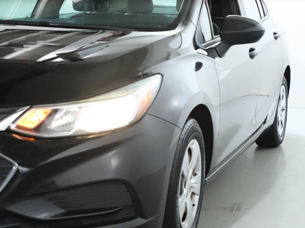 2017 Chevrolet Cruze Image 4