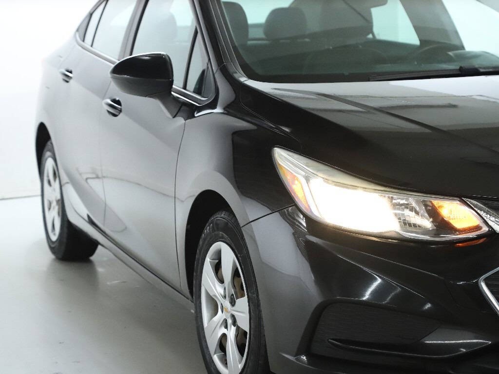 2017 Chevrolet Cruze Image 8