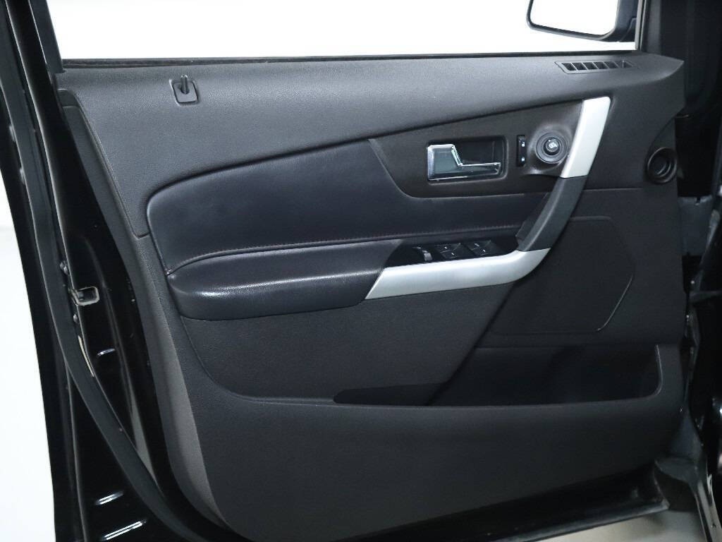 2012 Ford Edge Image 16