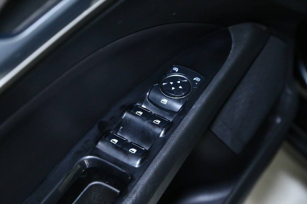 2014 Ford Fusion Image 16