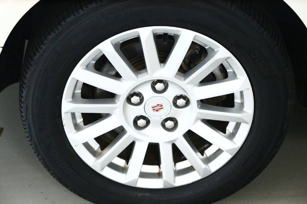 2010 Cadillac CTS Image 12