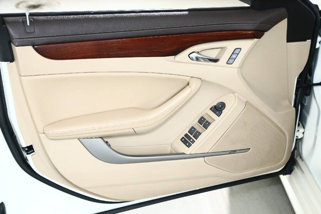2010 Cadillac CTS Image 15