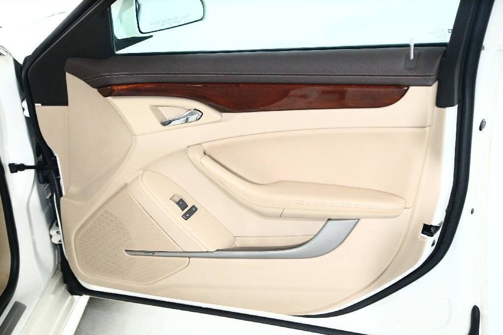 2010 Cadillac CTS Image 29