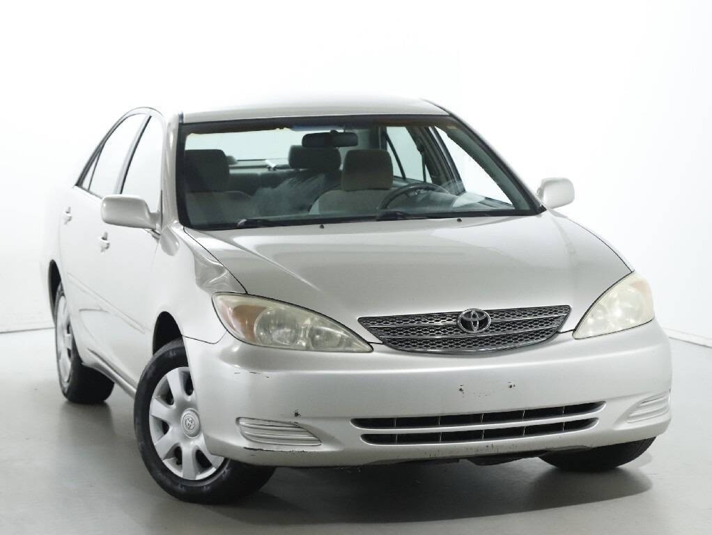 2004 Toyota Camry Image 2