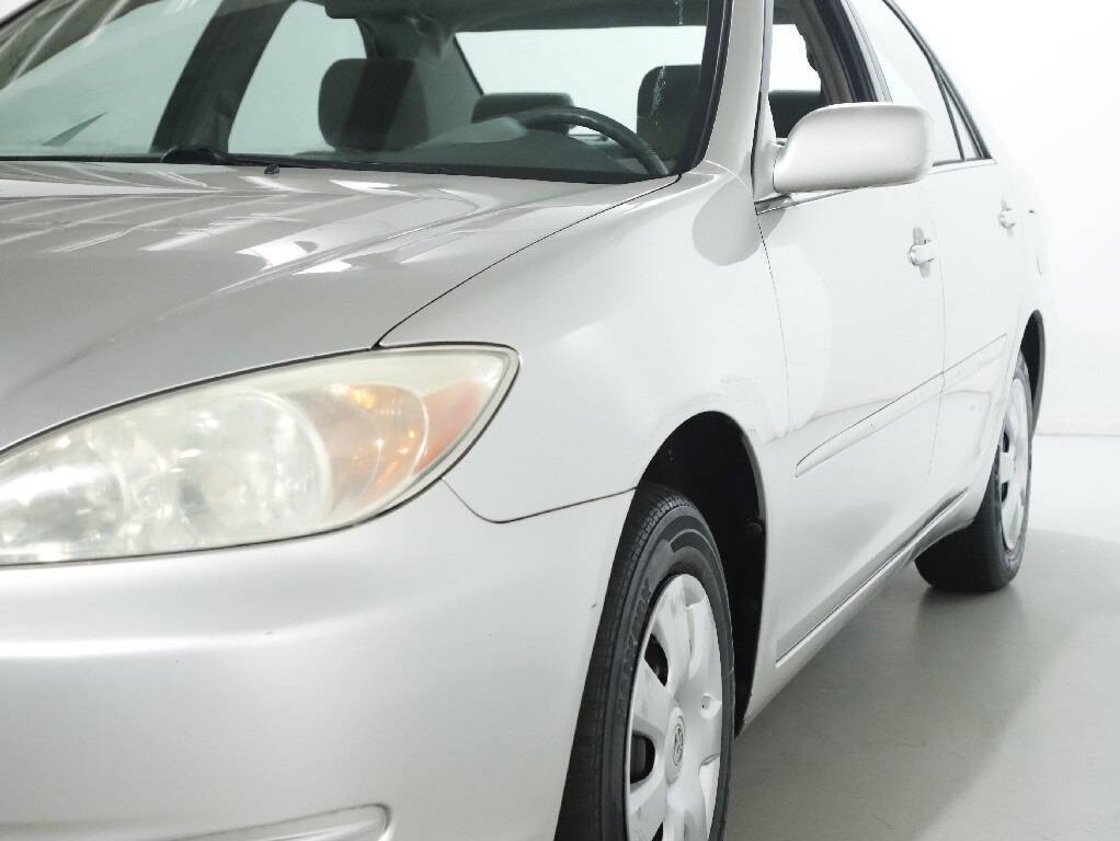 2004 Toyota Camry Image 4