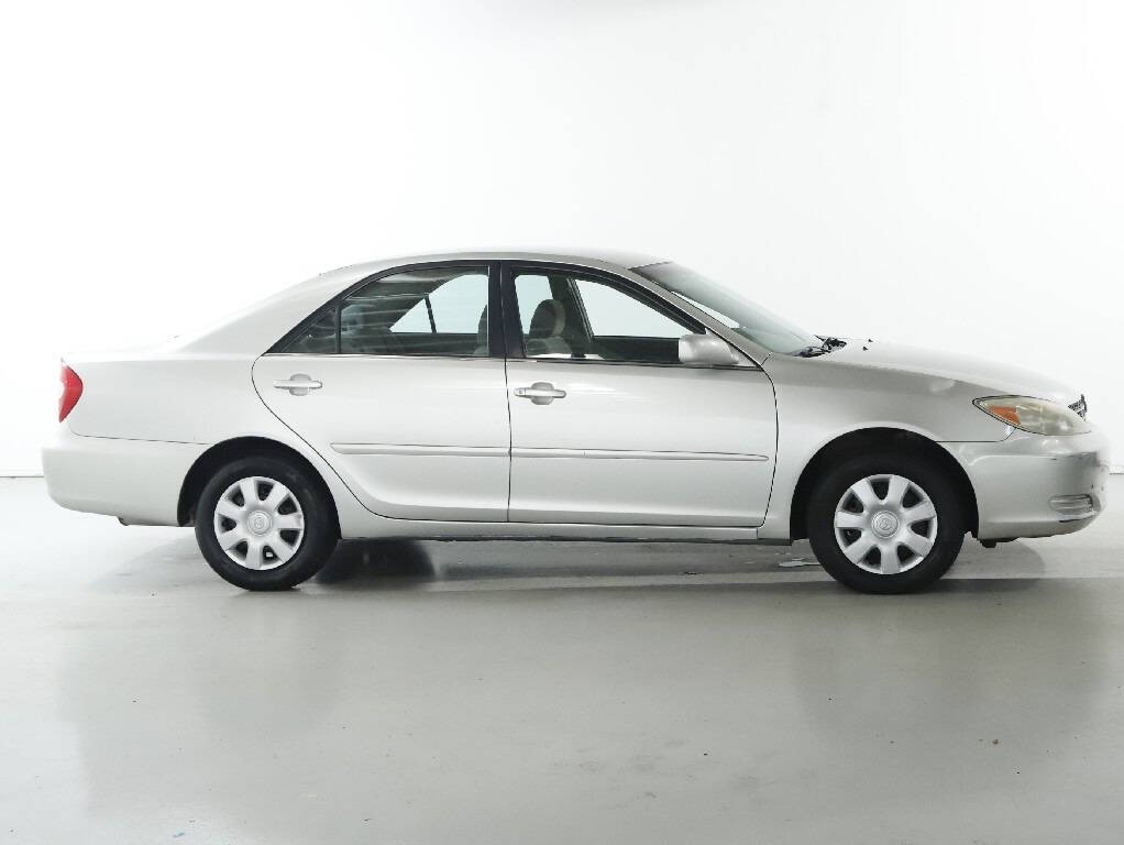 2004 Toyota Camry Image 11