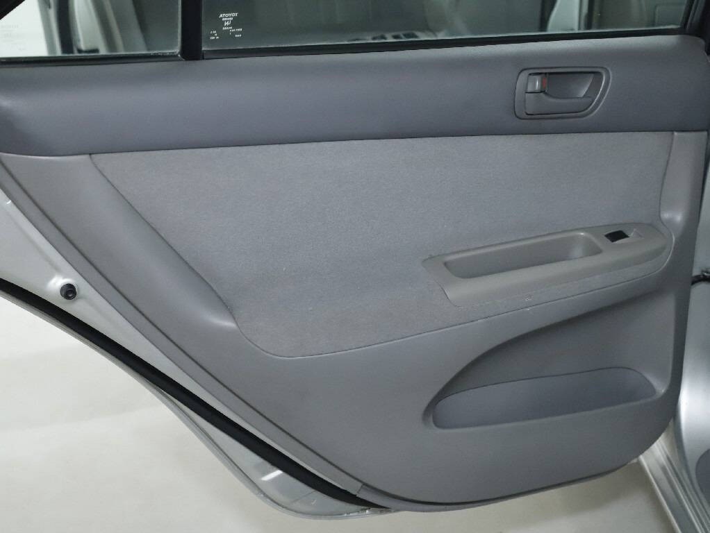 2004 Toyota Camry Image 13