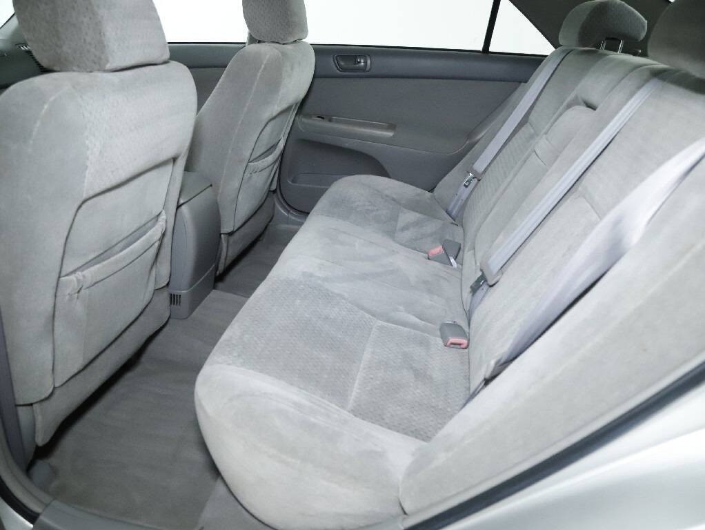 2004 Toyota Camry Image 14
