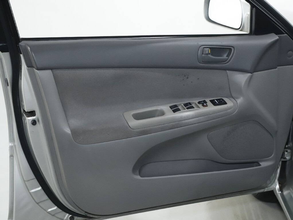 2004 Toyota Camry Image 15
