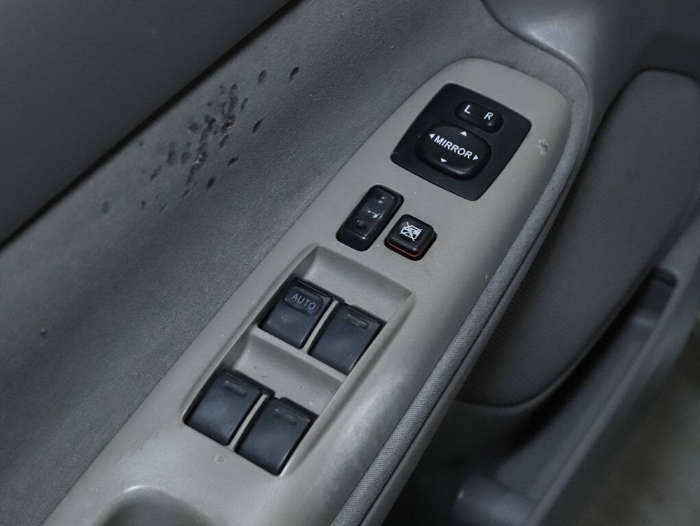 2004 Toyota Camry Image 16