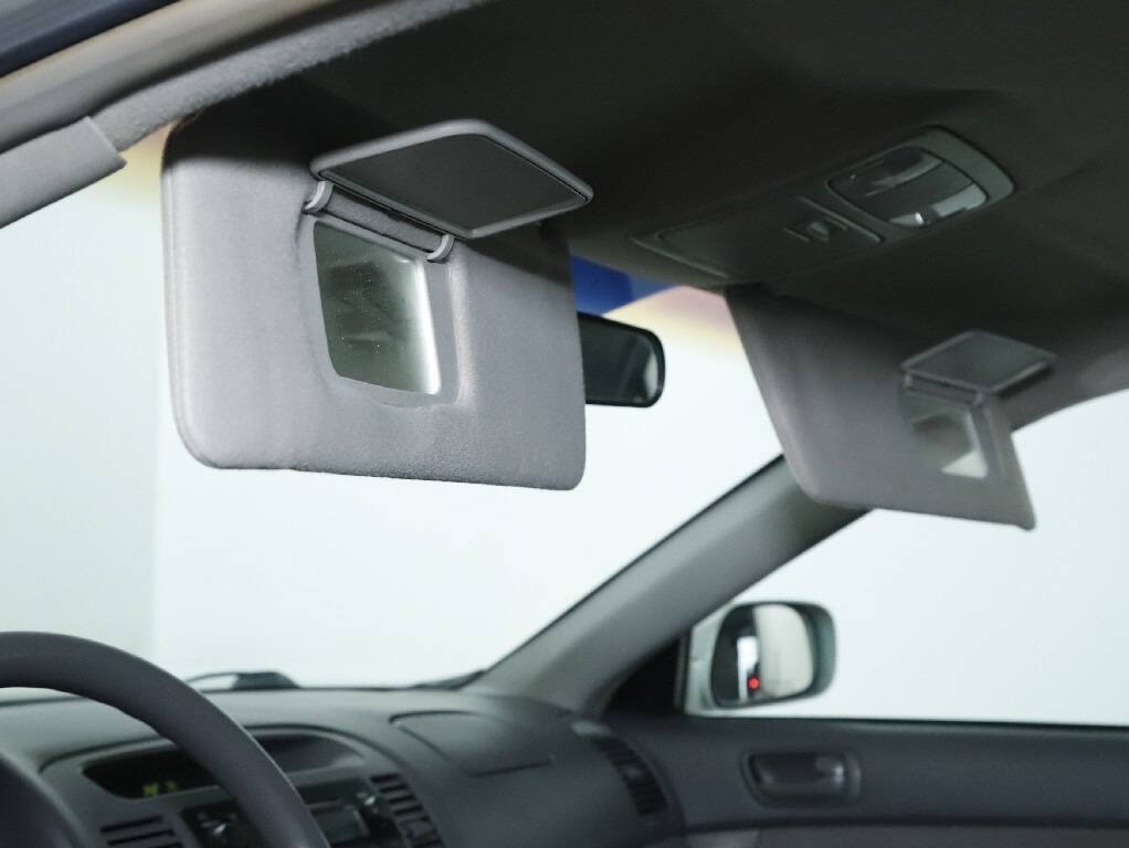 2004 Toyota Camry Image 19