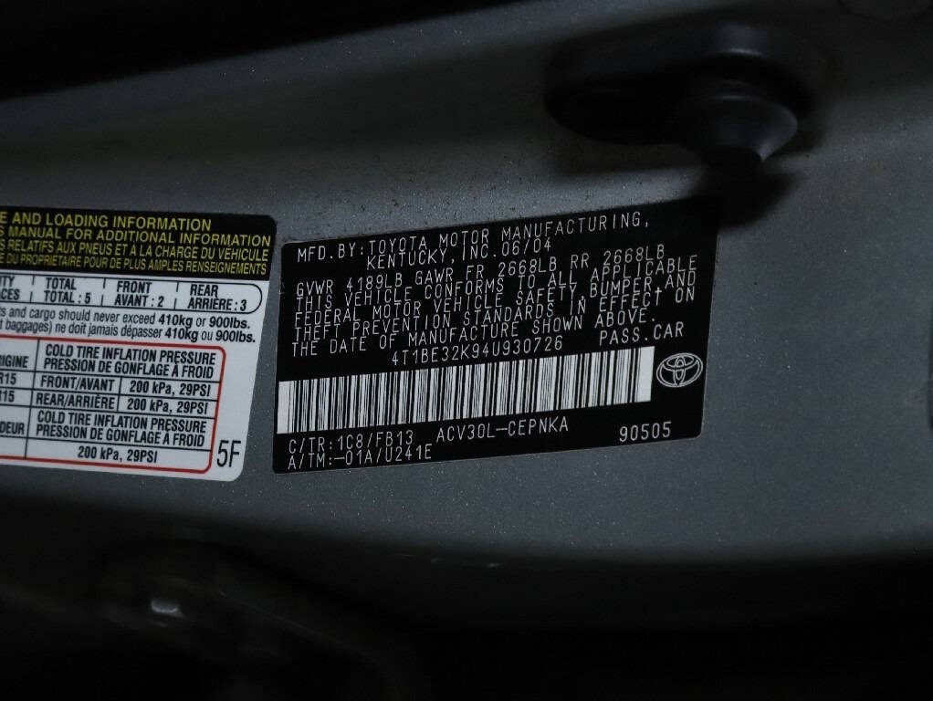 2004 Toyota Camry Image 20